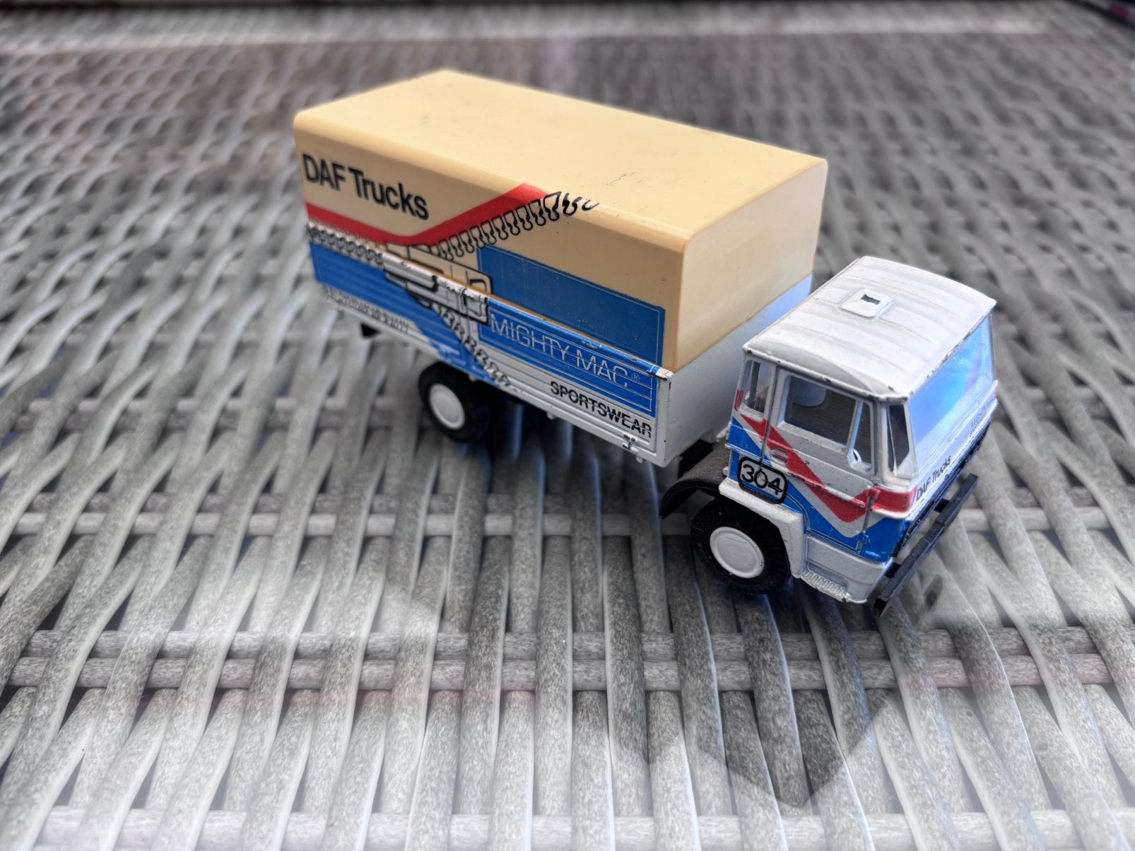 Lioncar Dakar De Rooy team Mighty Mack, Ophalen, Zo goed als nieuw, Bus of Vrachtwagen, Overige merken