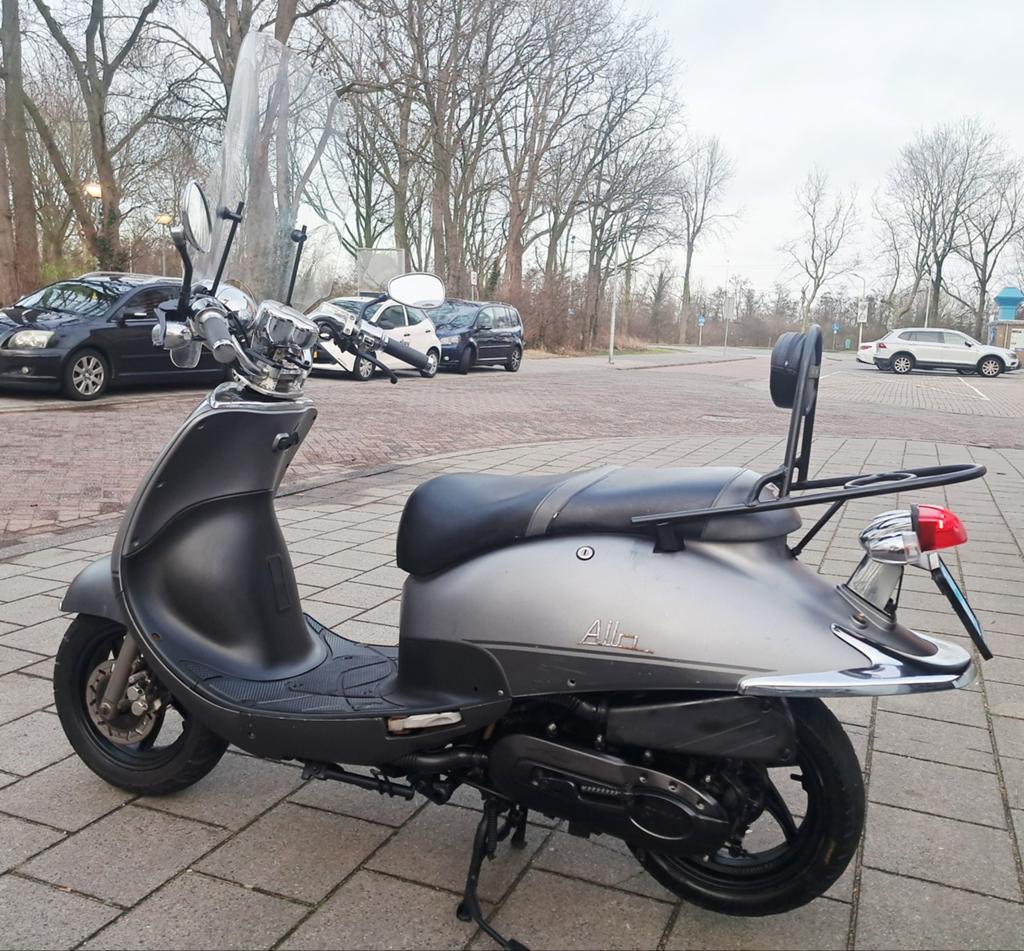 Super Mooie en Goed👍SYM 4Takt SCOOTER Compleet, Fietsen en Brommers, Scooters | SYM, Ophalen, Gebruikt, Allo, Benzine