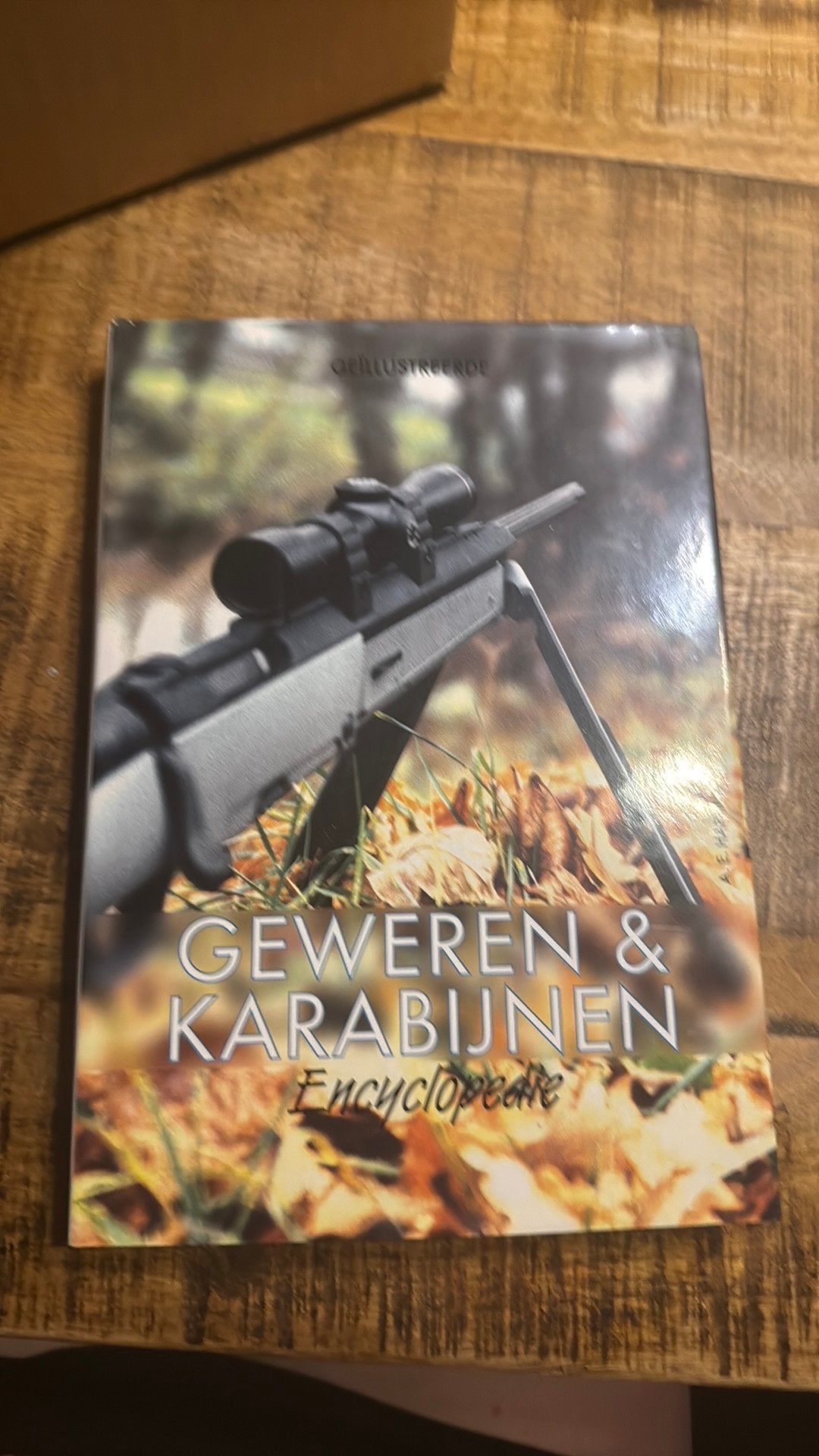 Geweren en karabijnen encyclopedie, Ophalen of Verzenden
