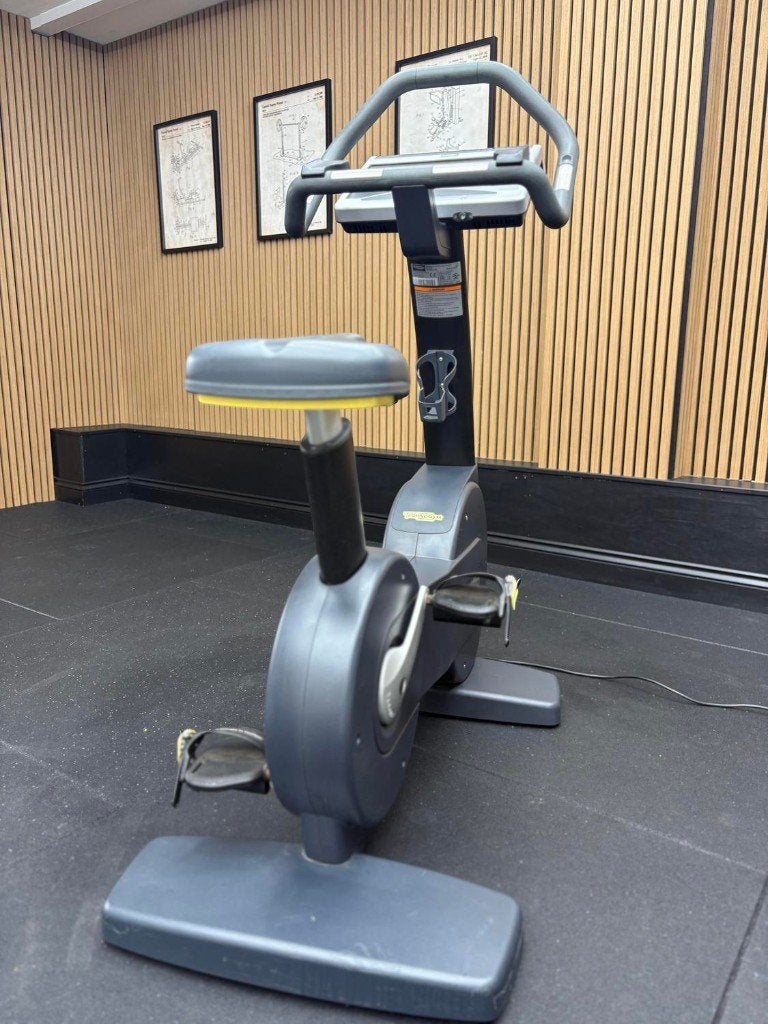 Professionele Technogym Excite 700 met Virtuele Fietsroutes, Ophalen, Benen, Aluminium, Zo goed als nieuw