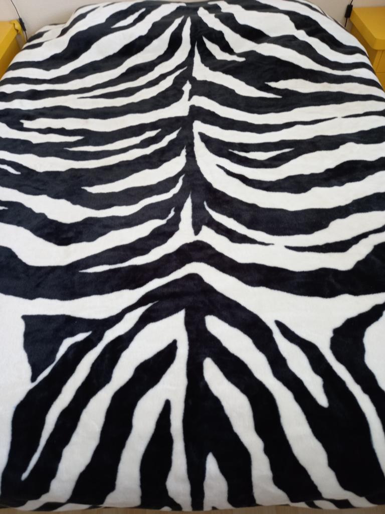 2-persoons zwart witte zebra velours deken, 250 x 220 cm, Ophalen of Verzenden, Tweepersoons, Wit, Deken of Dekbed