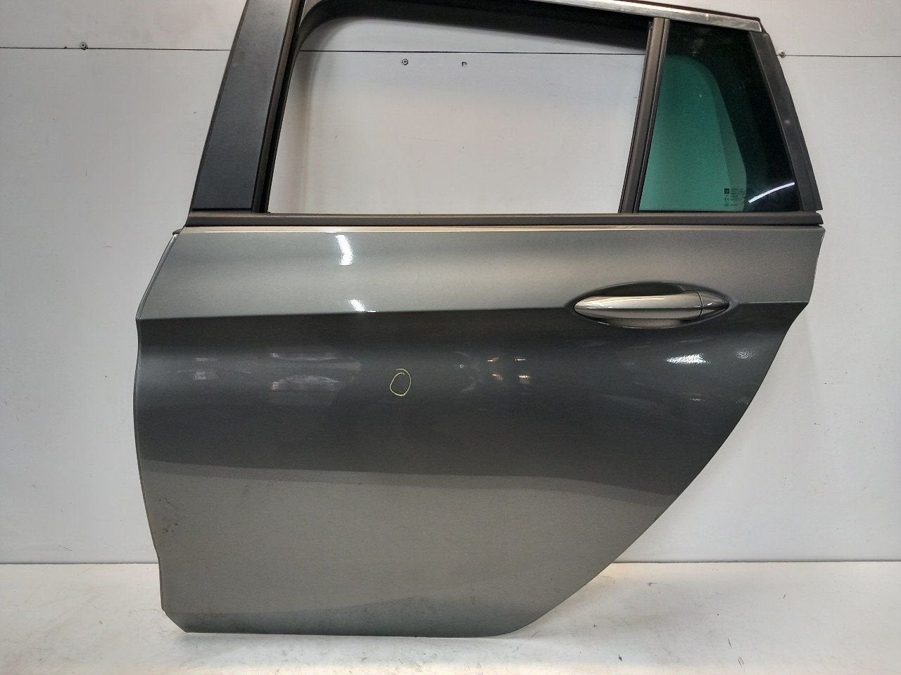 Portier links achter Opel Astra, Onderdelen@venauto.nl, Van der Ven Autorecycling B.V., Gebruikt, Ettenseweg 76, 4706 PB Roosendaal, The Netherlands