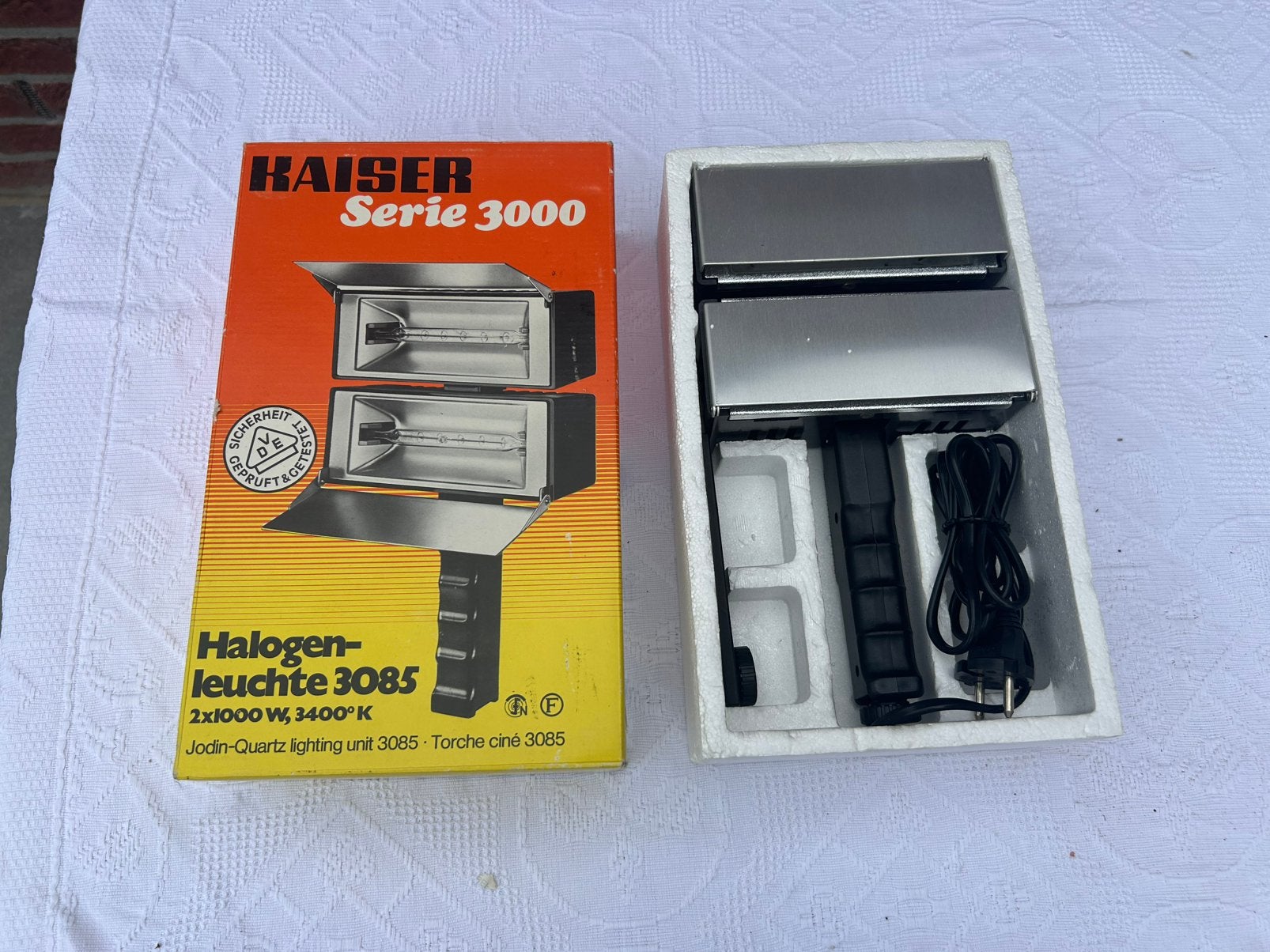 Kaiser 3085 Double Halogen Light 2x1000 Watt, Audio, Tv en Foto, Ophalen of Verzenden, Zo goed als nieuw, Lamp of Flitsset