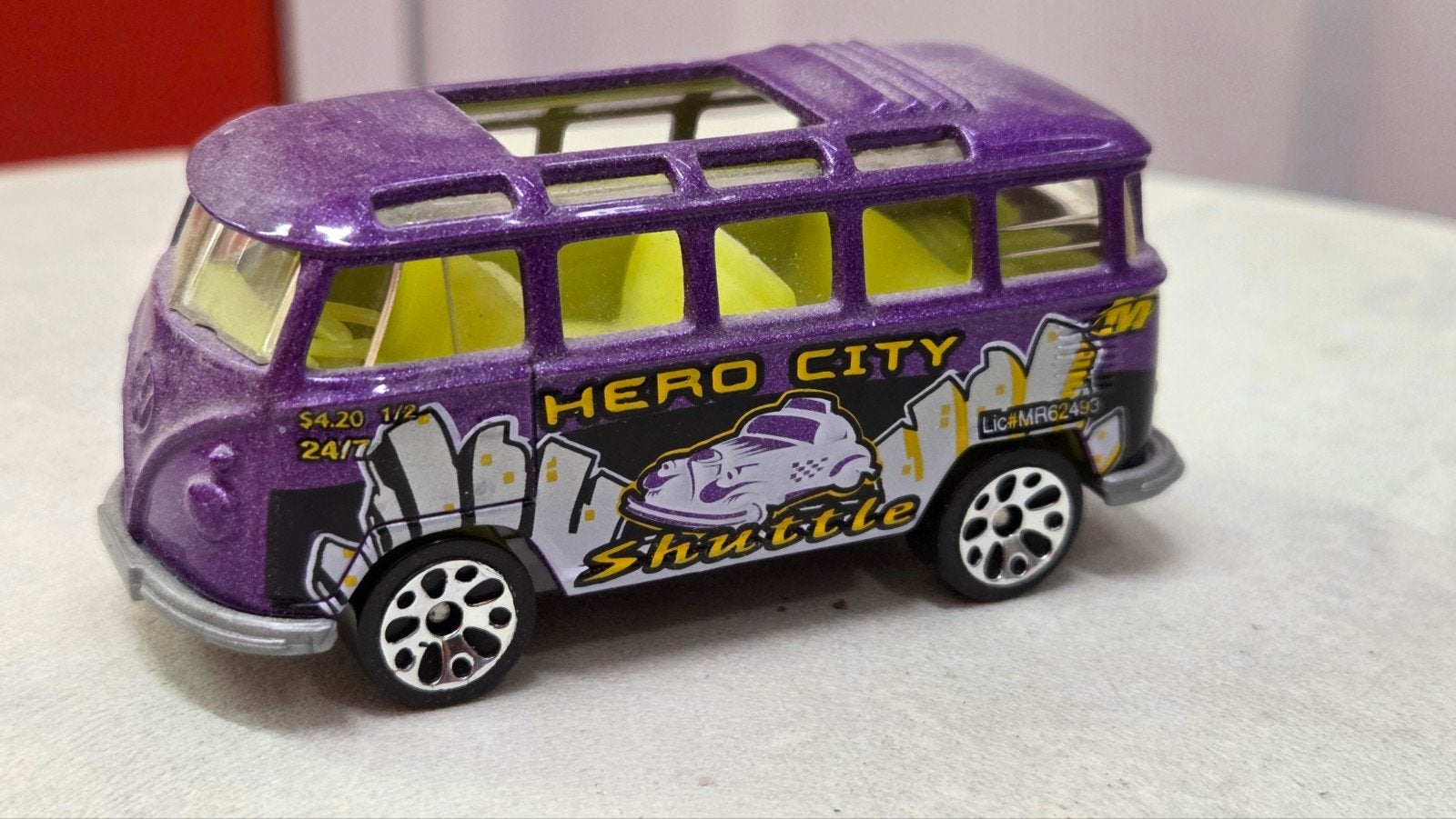 Matchbox VW Transporter "Hero City Shuttle" - Paars, Ophalen of Verzenden, Gebruikt, Overige typen