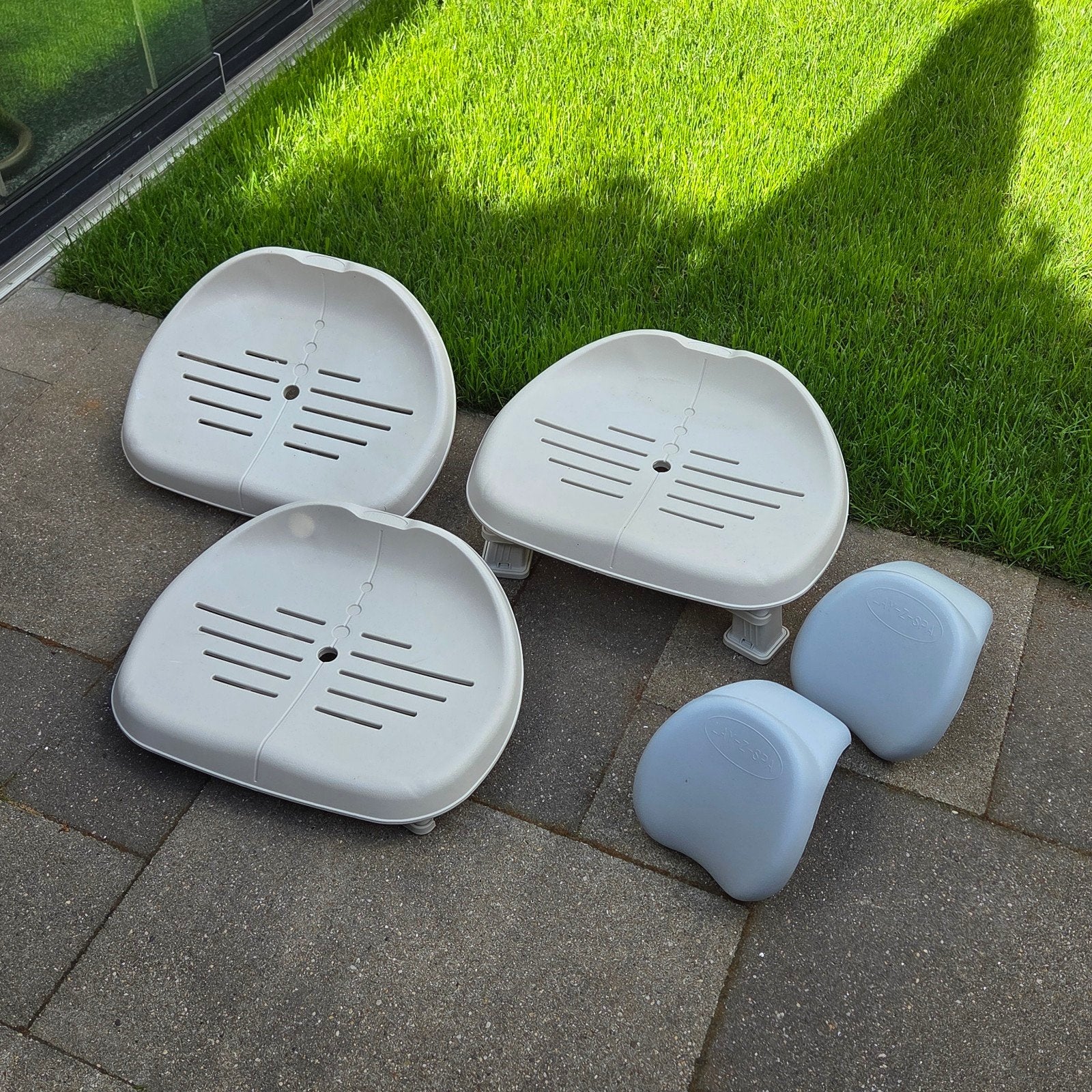 jacuzzi stoelen en hoofdsteun, Ophalen
