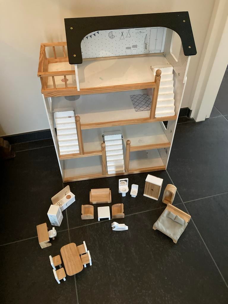 Gebruikt poppenhuis met meubels, Ophalen, Gebruikt, Overige typen