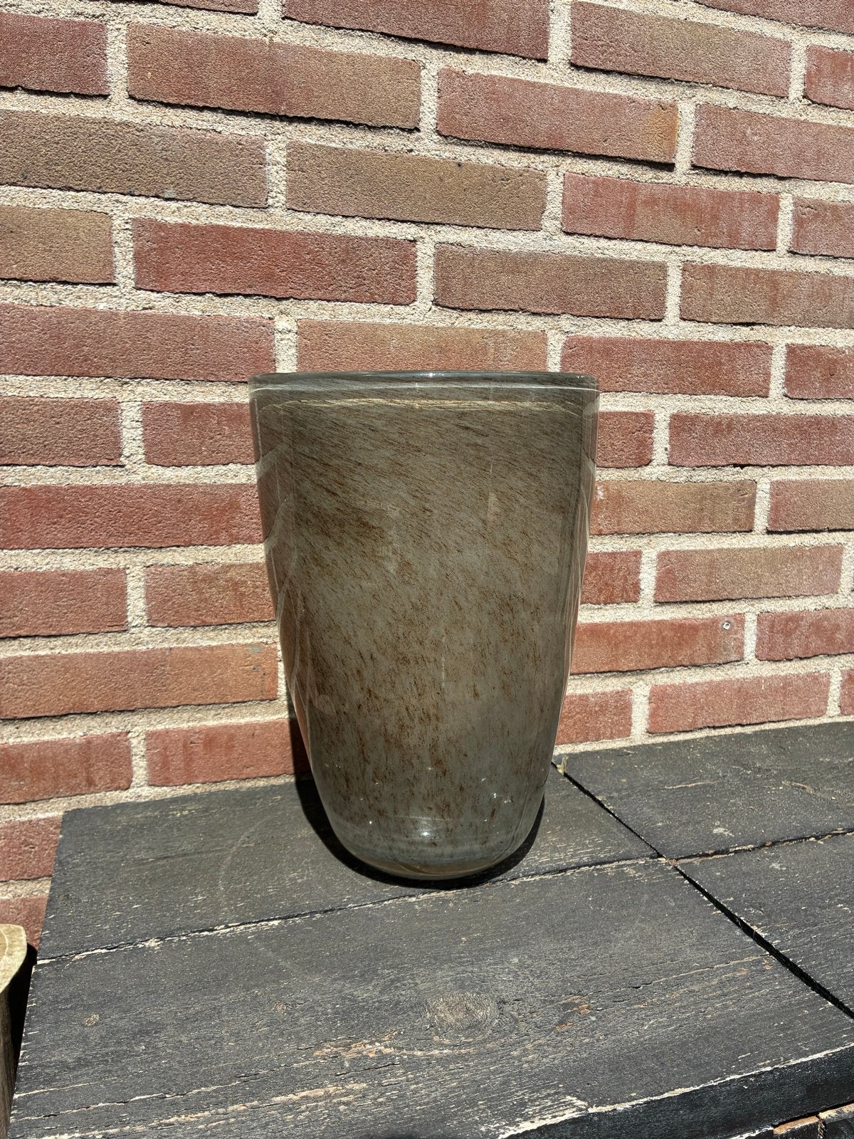 Hellen Netten Dutz vaas - 33cm Hoog, 22cm Doorsnee, Huis en Inrichting, Woonaccessoires | Vazen, Ophalen, Gebruikt, Grijs, Glas