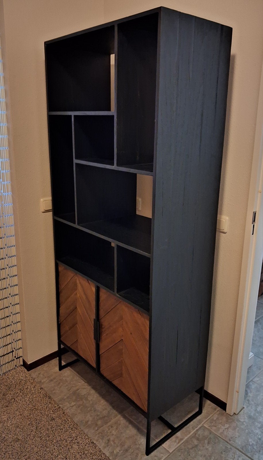 Kast met vakken en 2 deurtjes van hout, Ophalen, 50 tot 100 cm, Zo goed als nieuw, 150 tot 200 cm