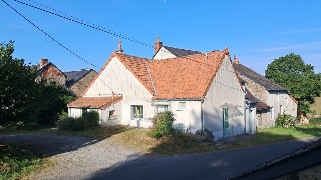 Dorps familiehuis in de Haute Morvan Frankrijk, Huizen en Kamers, Buitenland, 100 m², Woonhuis, Verkoop zonder makelaar, Landelijk