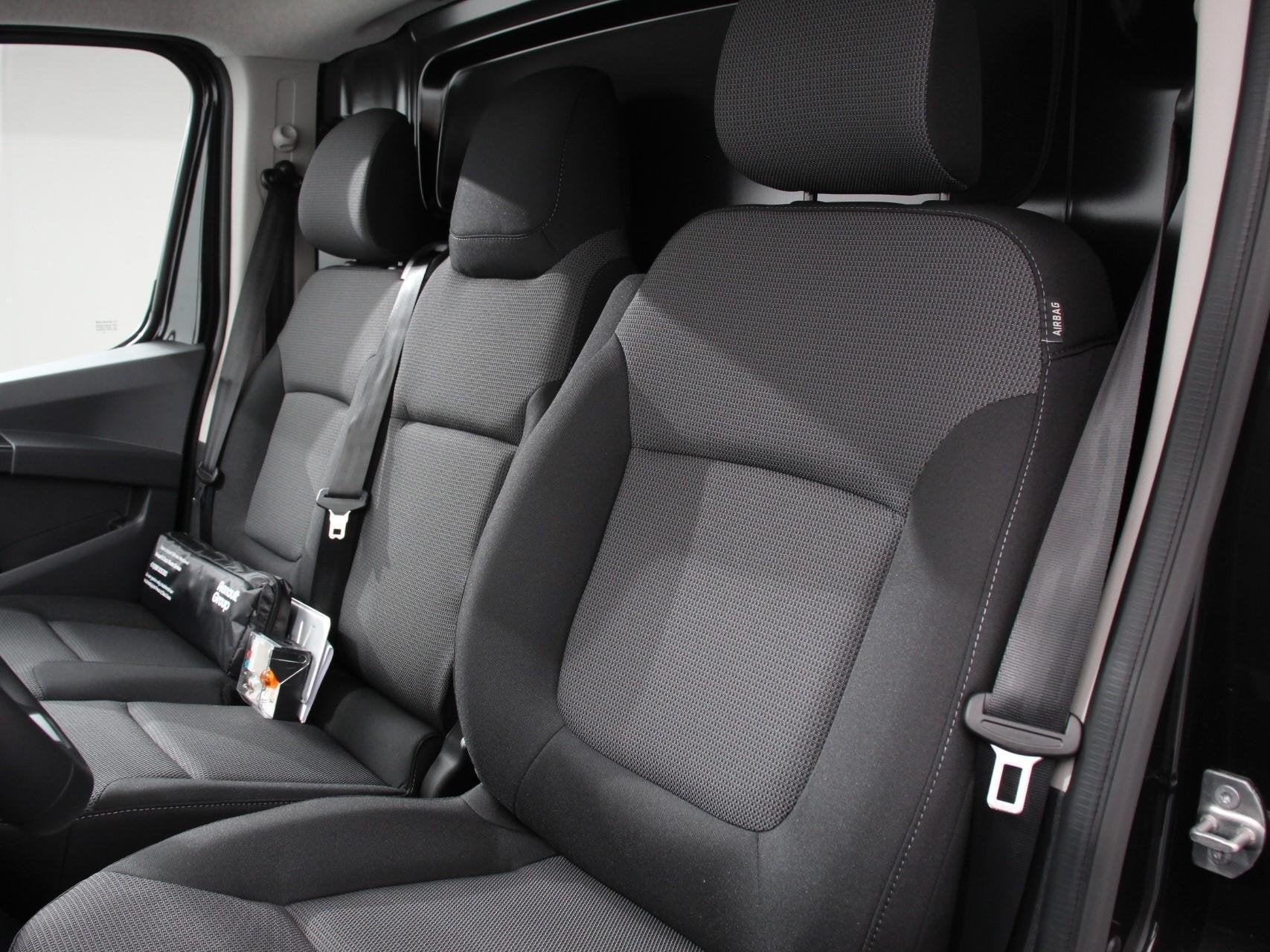Renault Trafic 2.0 Blue dCi 110PK T30 L2H1 Advance Navigatie, Voorwielaandrijving, Stof, Gebruikt, 4 cilinders