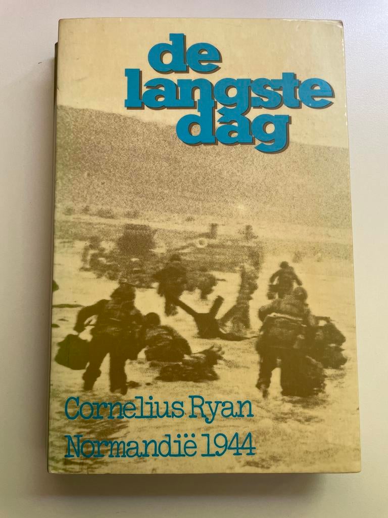 De Langste Dag - Cornelius Ryan - Normandië 1944, Boeken, Ophalen of Verzenden, Tweede Wereldoorlog, Gelezen, Algemeen