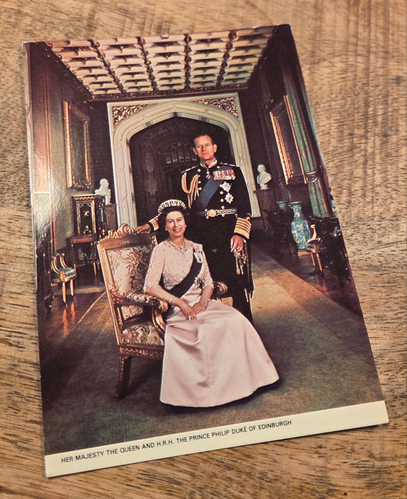 Vintage Ansichtkaart Koningin Elizabeth II & Prins Philip, Verzamelen, Verzenden, 1960 tot 1980, Ongelopen, Sterren en Beroemdheden