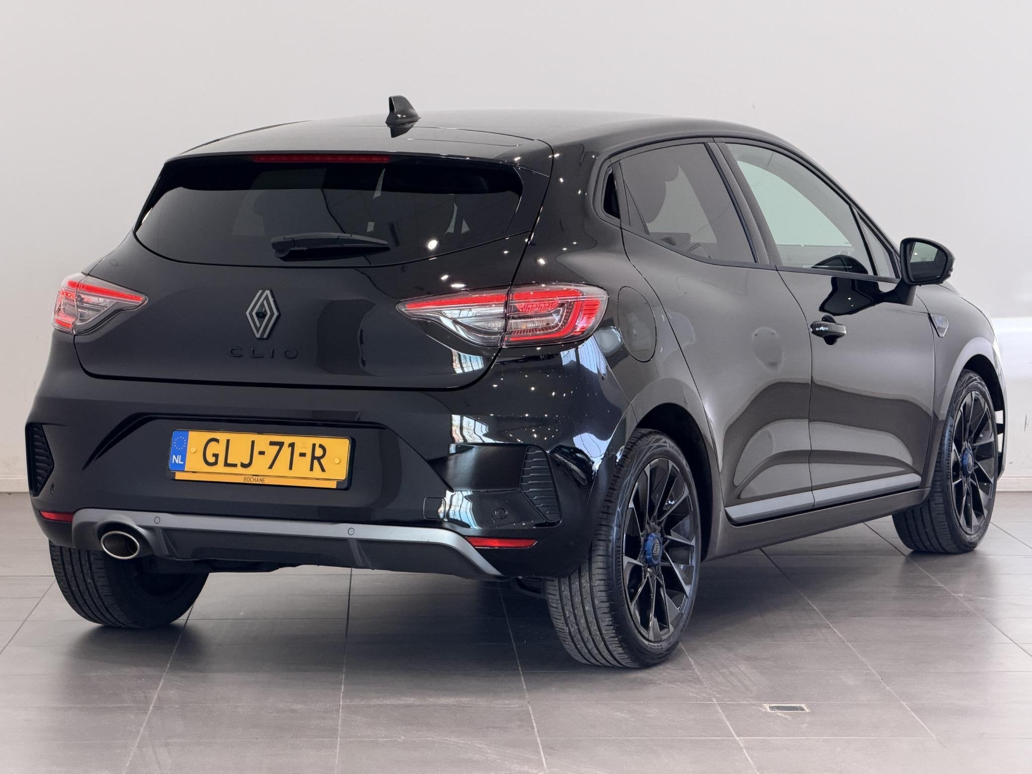 Renault Clio 1.0 TCe 90 Esprit Alpine | BOSE | 360 camera, Gebruikt, Met garantie (alle), Leder en Stof, Zwart