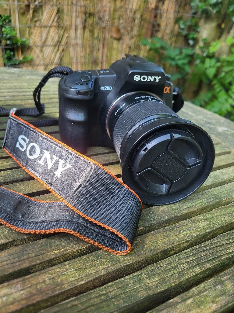 Sony Alpha A200 + lenzen & accessoires, Audio, Tv en Foto, Fotocamera's Digitaal, Zo goed als nieuw, Spiegelreflex, Sony, 8 keer of meer