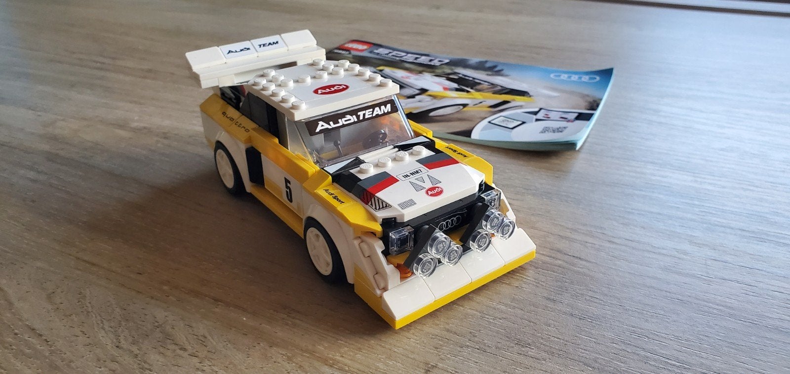 Lego 76897 speed champions audi S1
Met boekje
Set is complee, Ophalen of Verzenden