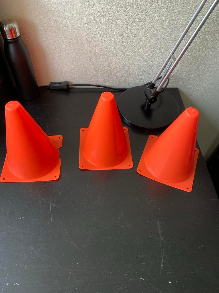 Gebruikte pionnen - Set van 3 oranje verkeerskegels, Ophalen of Verzenden, Gebruikt