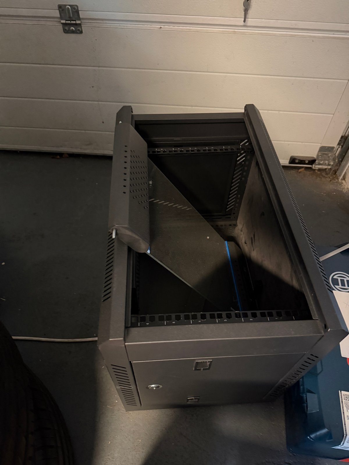 Patchkast zonder sleutels, Ophalen, Gebruikt