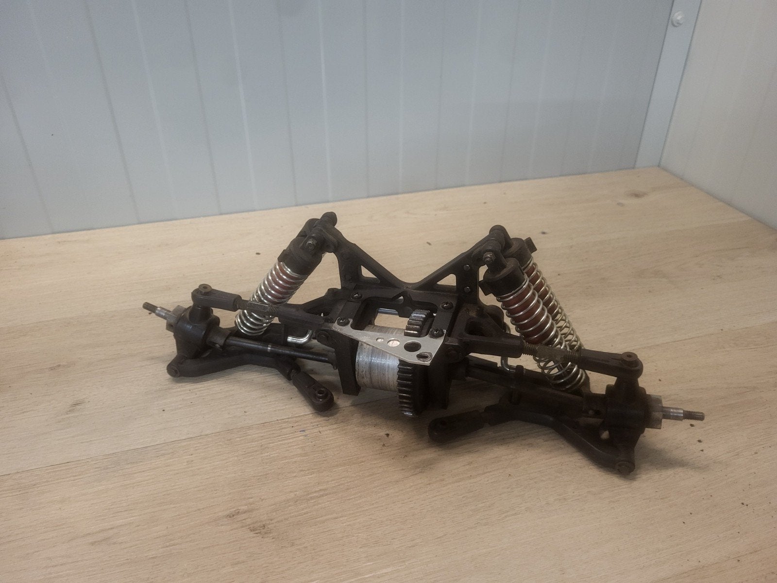 fg monstertruck complete achter ophanging, Hobby en Vrije tijd, Modelbouw | Radiografisch | Auto's, Benzine, Ophalen of Verzenden