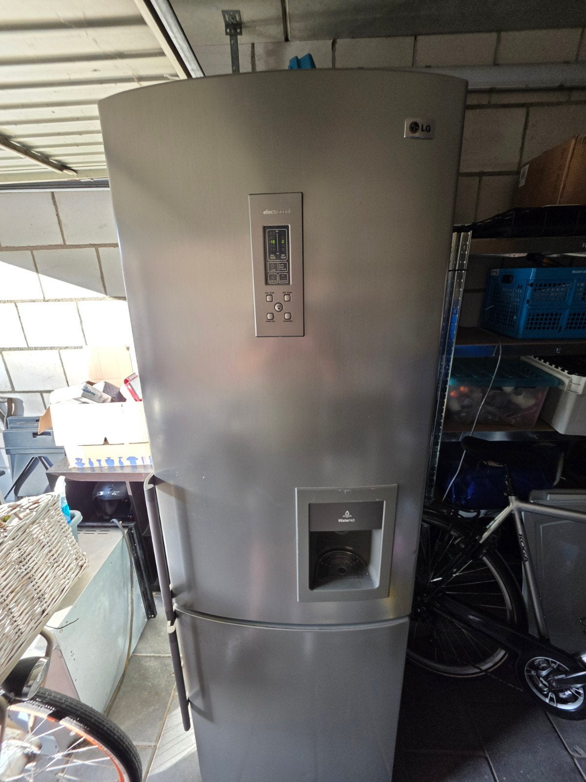 LG Koelvries combinatie. met water dispenser en ijsblokjesla, Ophalen, Gebruikt, 200 liter of meer, 60 cm of meer