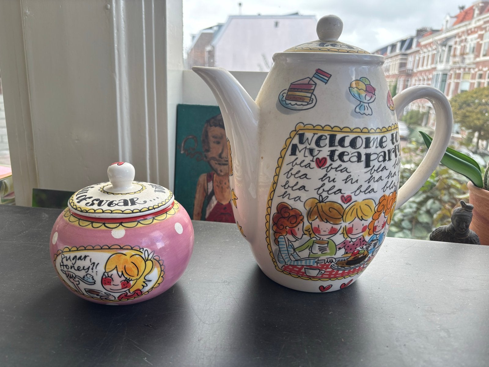 Blond Amsterdam theepot en suikerpot - Welcome to my tea par, Gebruikt, Steen/keramiek, Meerkleurig, Ophalen
