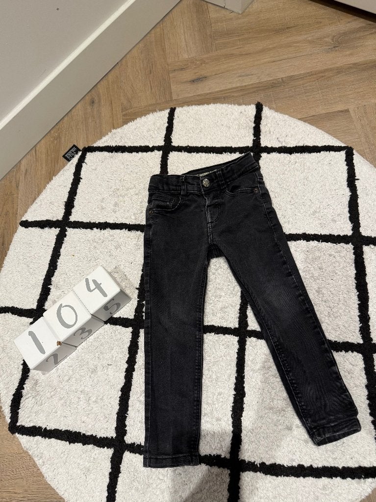 ZGAN zwart Zara jeans slim fit spijkerbroek 104 (98) stretch, Kinderen en Baby's, Ophalen of Verzenden, Zo goed als nieuw, Meisje