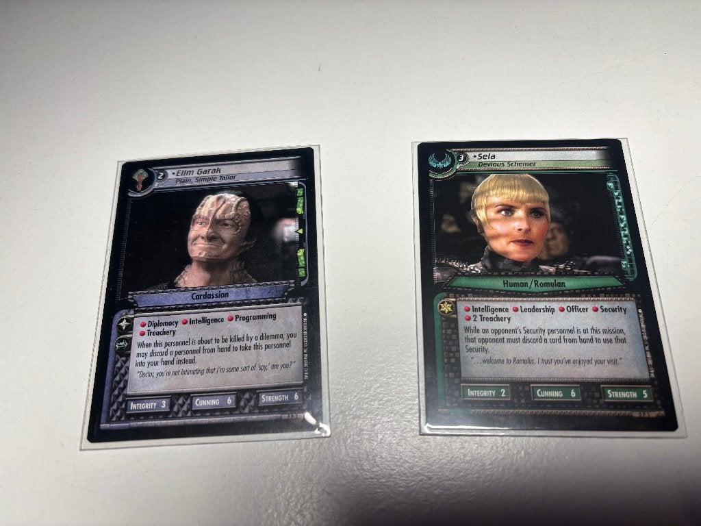 Star trek CCG second edition promo 0P2 Garak & 0P5 Sela, Hobby en Vrije tijd, Verzamelkaartspellen | Overige, Ophalen of Verzenden