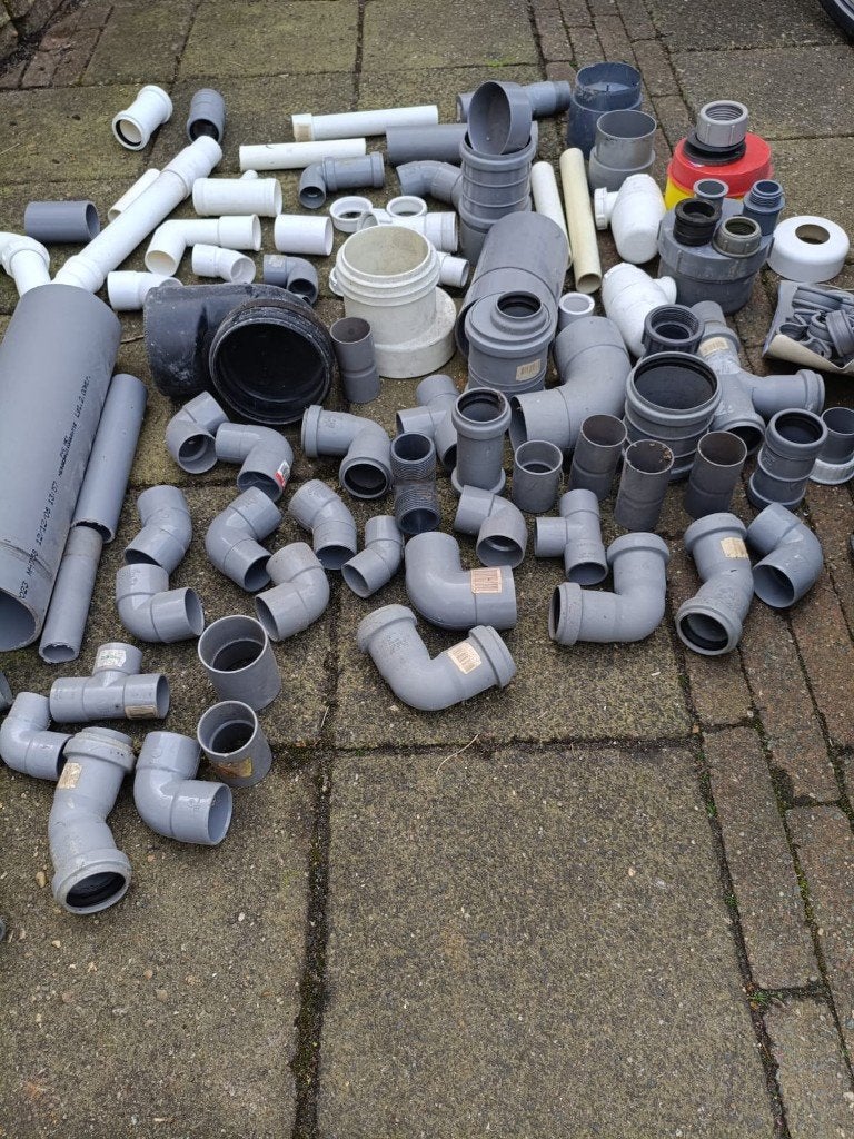 PVC bochten en buizen. In 1 koop., Doe-het-zelf en Verbouw, Buizen en Afvoer, Bochten, Pvc, Ophalen of Verzenden, Zo goed als nieuw