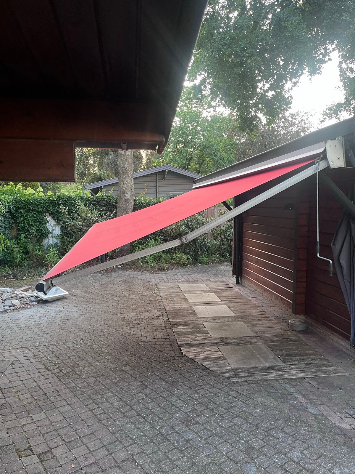 Rood knikarmscherm - Gebruikt, breedte 250-450 cm, Ophalen, Gebruikt, 450 cm of meer, 150 tot 300 cm