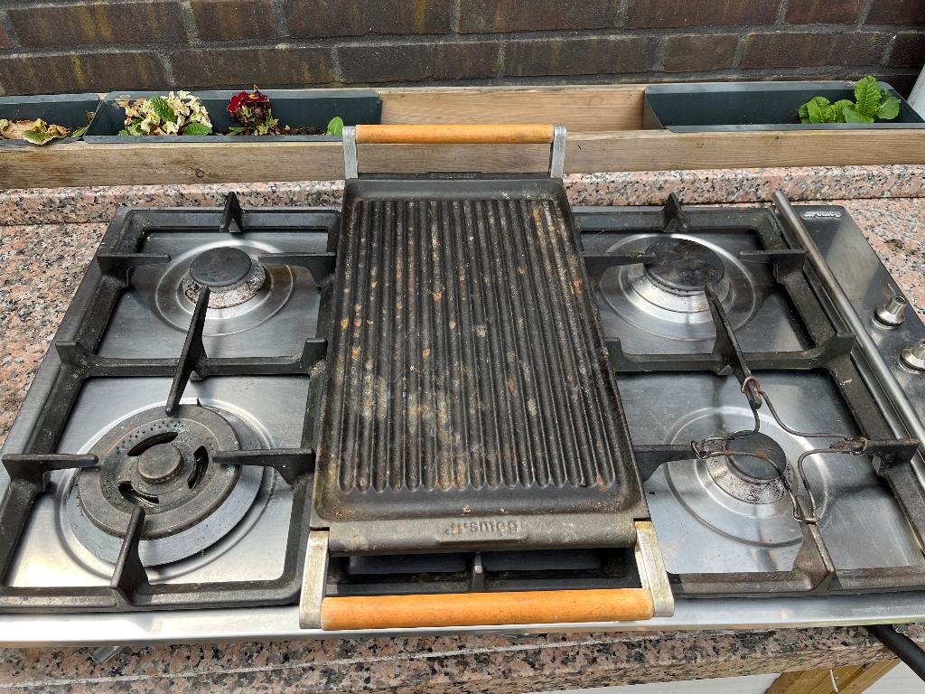 Smeg gas kookplaat met gietijzeren grillplaat, Witgoed en Apparatuur, Kookplaten, Ophalen, Gebruikt, Inbouw, Gas