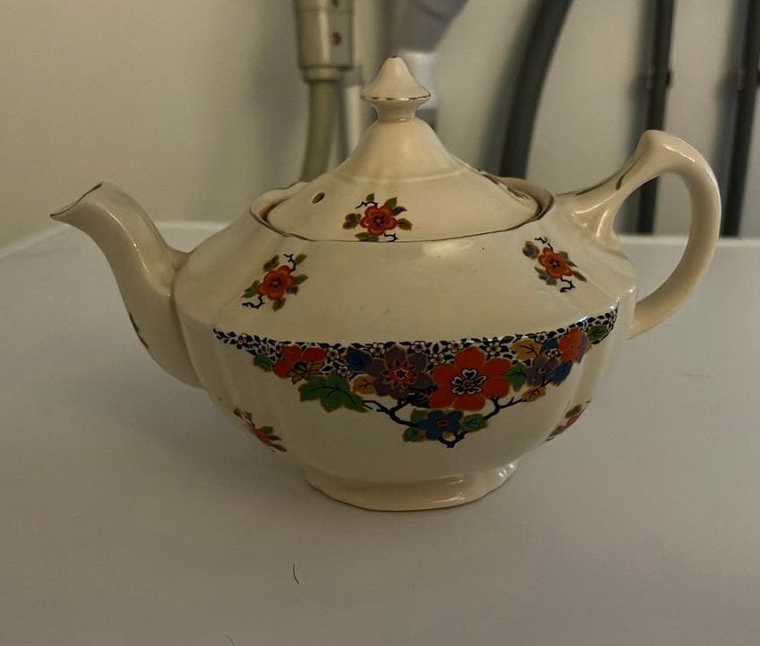 Antieke oude theepot barker bros england, Ophalen
