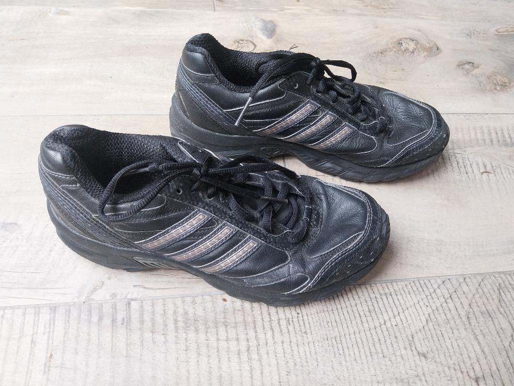 Zwarte Adidas sneakers maat 6 ongeveer 39, Kleding | Dames, Schoenen, Adidas, Zwart, Ophalen of Verzenden, Sneakers of Gympen