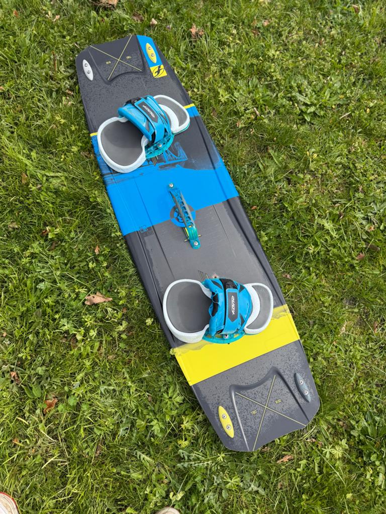 F-One Trax Carbon Series 2016 Kitesurf Board, Watersport en Boten, Ophalen, Gebruikt, Twintip, Kiteboard