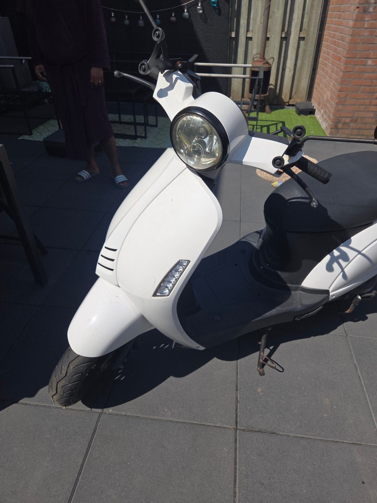 AGM scooter wit, Fietsen en Brommers, Ophalen, Gebruikt, Benzine, Overige merken