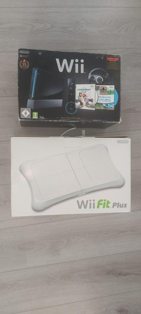 Wii zwart, compleet met controlers, balanceboard en spellen, Ophalen, Gebruikt, Met 2 controllers