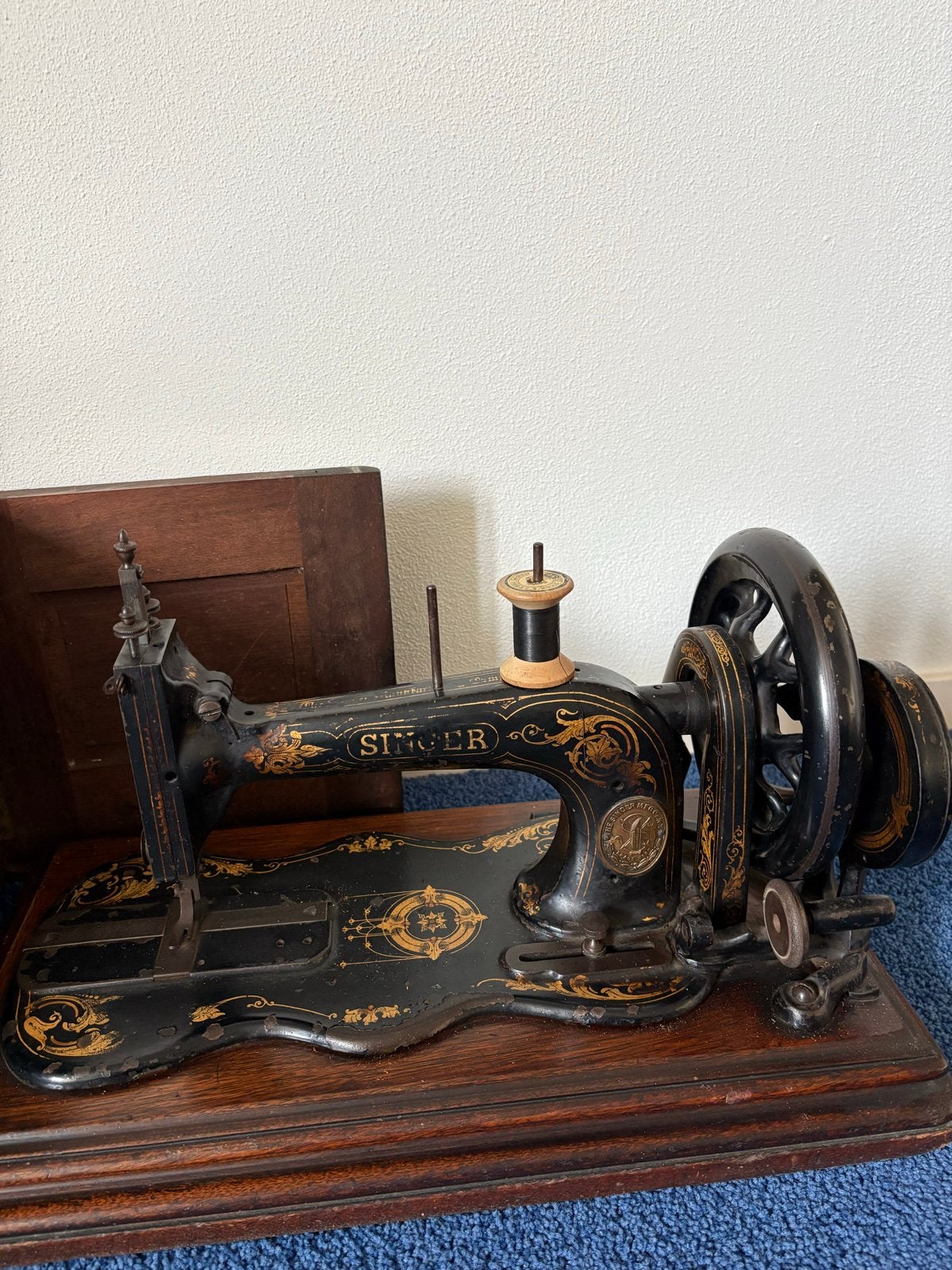 Antieke Singer naaimachine ca. 1900 met schuifkap en hulpstu, Ophalen