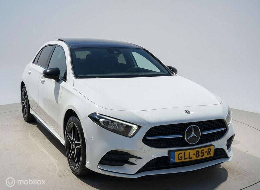 Mercedes A-klasse 250 e AMG PANO|SFEER|LED|AMGLINE|, Auto's, Mercedes-Benz, Gebruikt, 4 cilinders, Alcantara, Wit