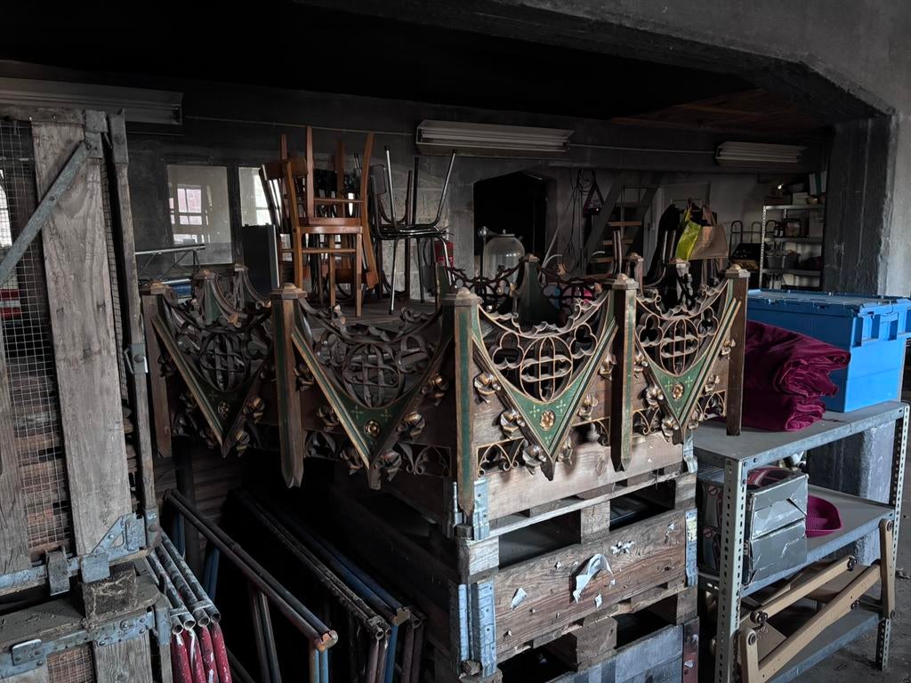 Hemel/klankbord van een preekstoel, Ophalen