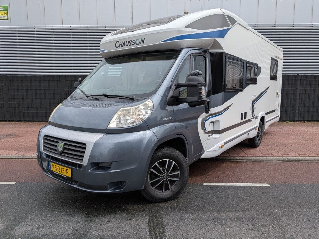 Chausson 717 150 pk multijet Queensbed / Hefbed / trekhaak, Ringverwarming, Buitenlamp, Info@snijdersautobedrijf.nl, Afzuigkap