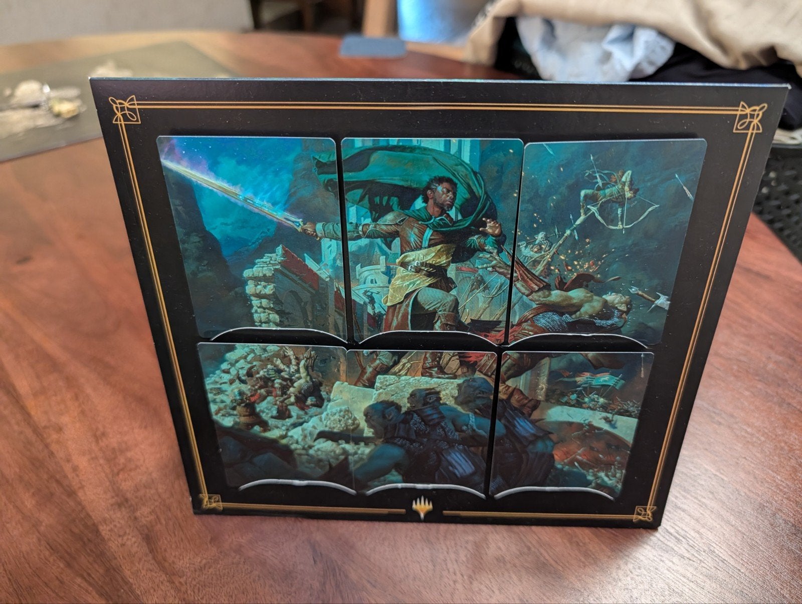 Magic: The Gathering Lord of the Rings Display Stand, Ophalen of Verzenden, Zo goed als nieuw