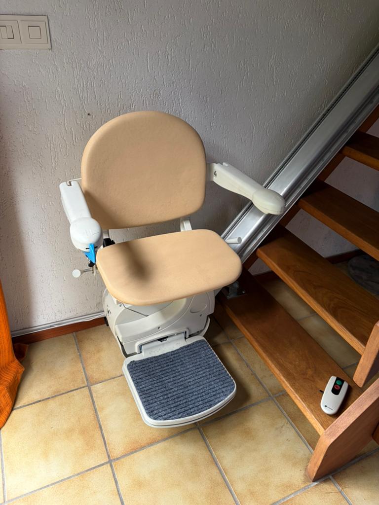 Handicare Traplift 4 meter 13 tredes, Diversen, Trapliften, Zo goed als nieuw, Ophalen of Verzenden