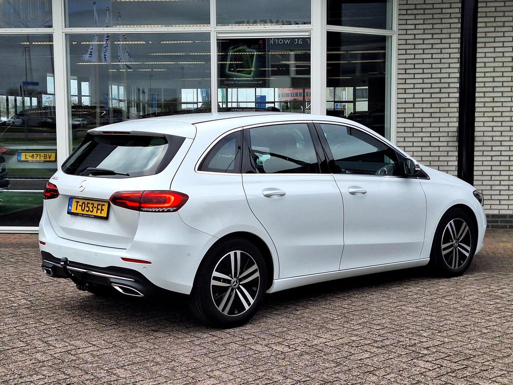 Mercedes-Benz B-klasse 200 Luxury Line | Automaat | Trekhaak, Gebruikt, 4 cilinders, Leder en Stof, Bedrijf