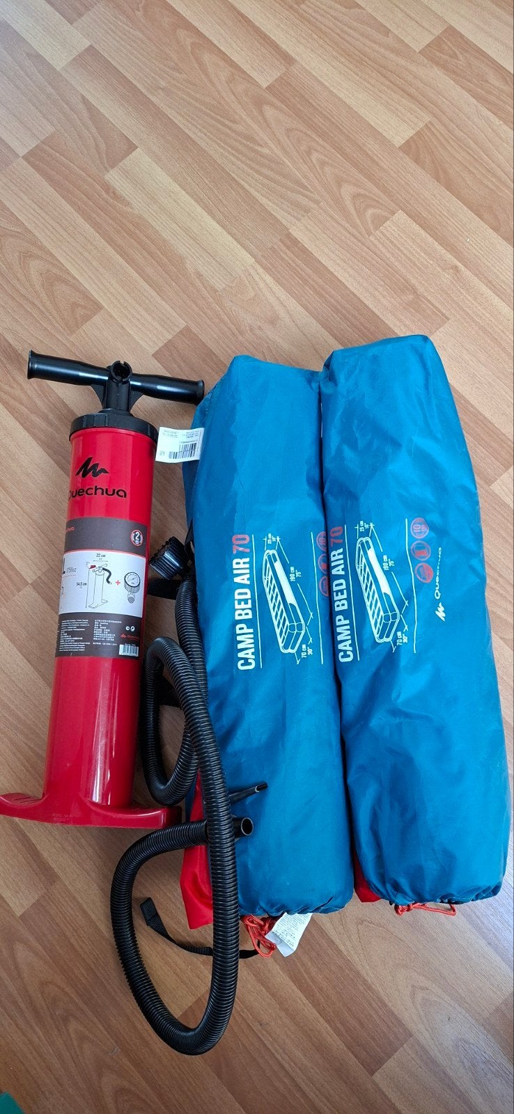 Camp bed air  veldbed decathlon 2 stuks + pomp, Caravans en Kamperen, Ophalen of Verzenden, Zo goed als nieuw, 1-persoons