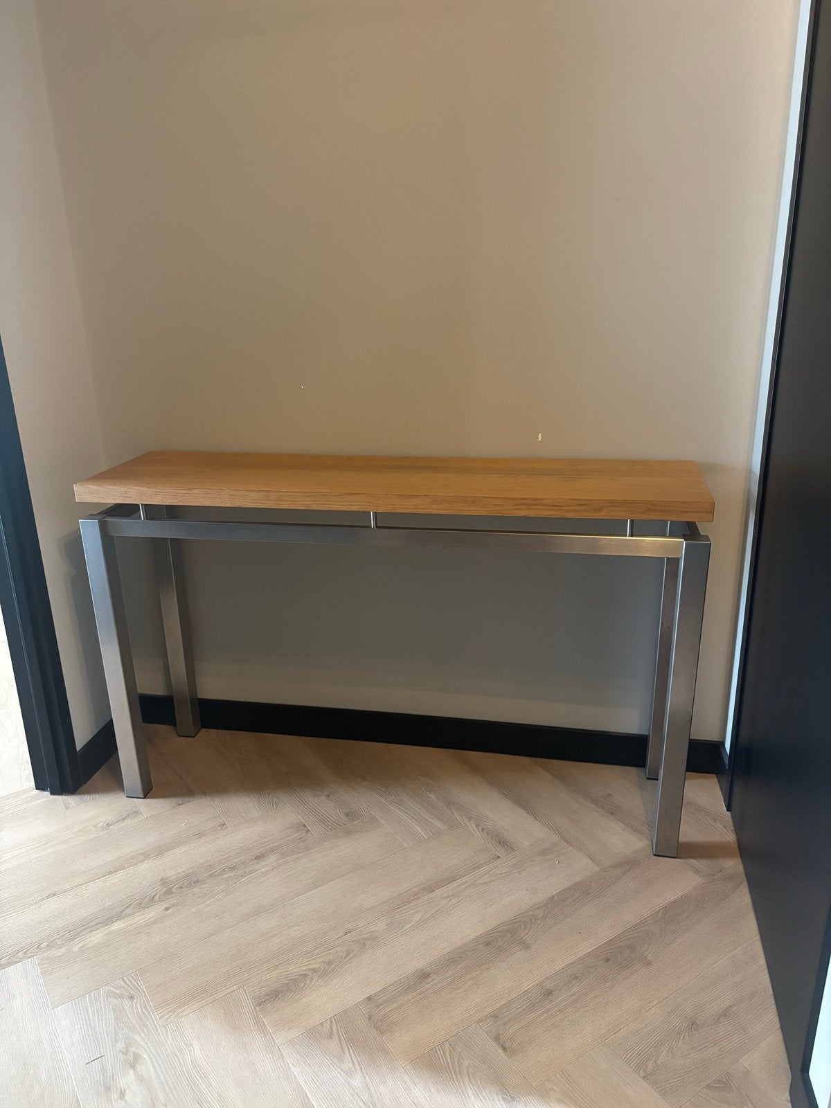 Luxe Design Sidetable – Massief Eiken & RVS (135x35x81), Ophalen, Gebruikt, 100 tot 150 cm, Eikenhout