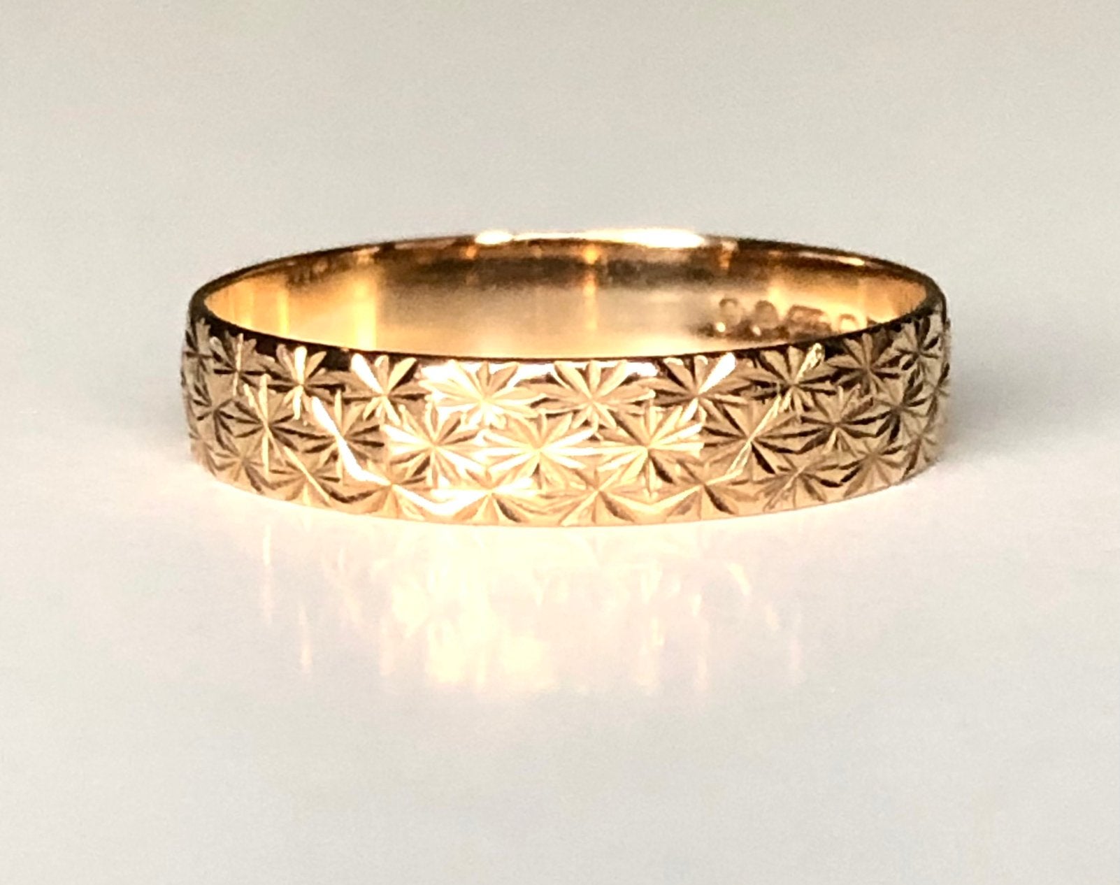Vintage 9k gouden ring band maat 17,5, Gebruikt, Ophalen of Verzenden, 17 tot 18, Dame