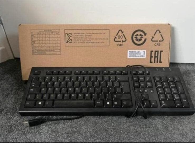 NIEUW - Toetsenbord EAC 697737-L31, Ophalen of Verzenden, Qwerty, Nieuw, Bedraad