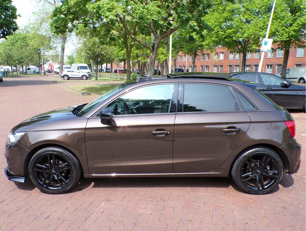 Audi A1 Sportback 1.2 TFSI Ambition Pro Line Business PANORA, Voorwielaandrijving, Euro 5, 86 pk, 4 cilinders