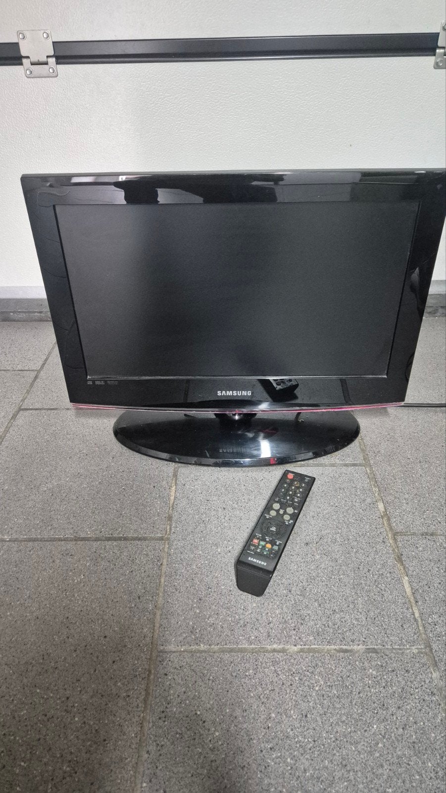 Samsung LE22B450C4W LCD TV - 22 inch, Ophalen, Gebruikt, 50 Hz, Samsung