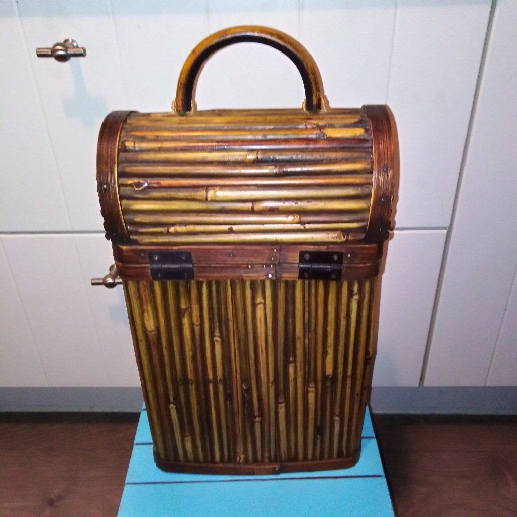 Kistje gemaakt van bamboe, Ophalen, Overige materialen, Minder dan 50 cm, Gebruikt