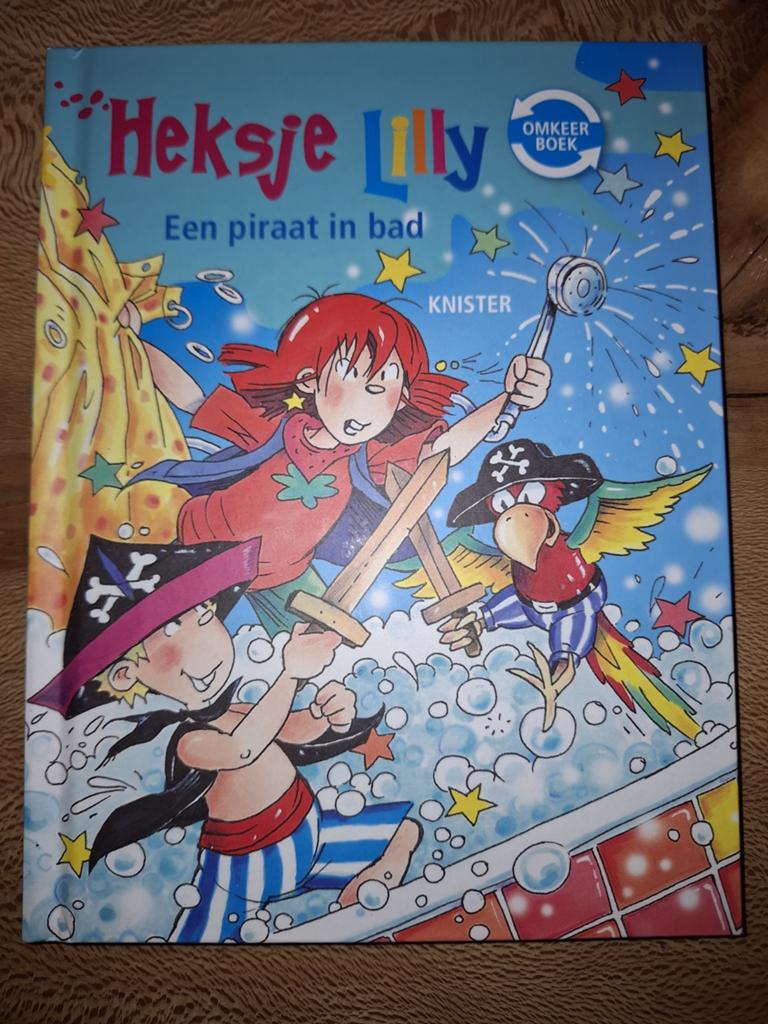 Heksje Lilly Omkeerboek: Een piraat in bad / Spookt erop los, Ophalen of Verzenden, Zo goed als nieuw, Knister, Fictie algemeen