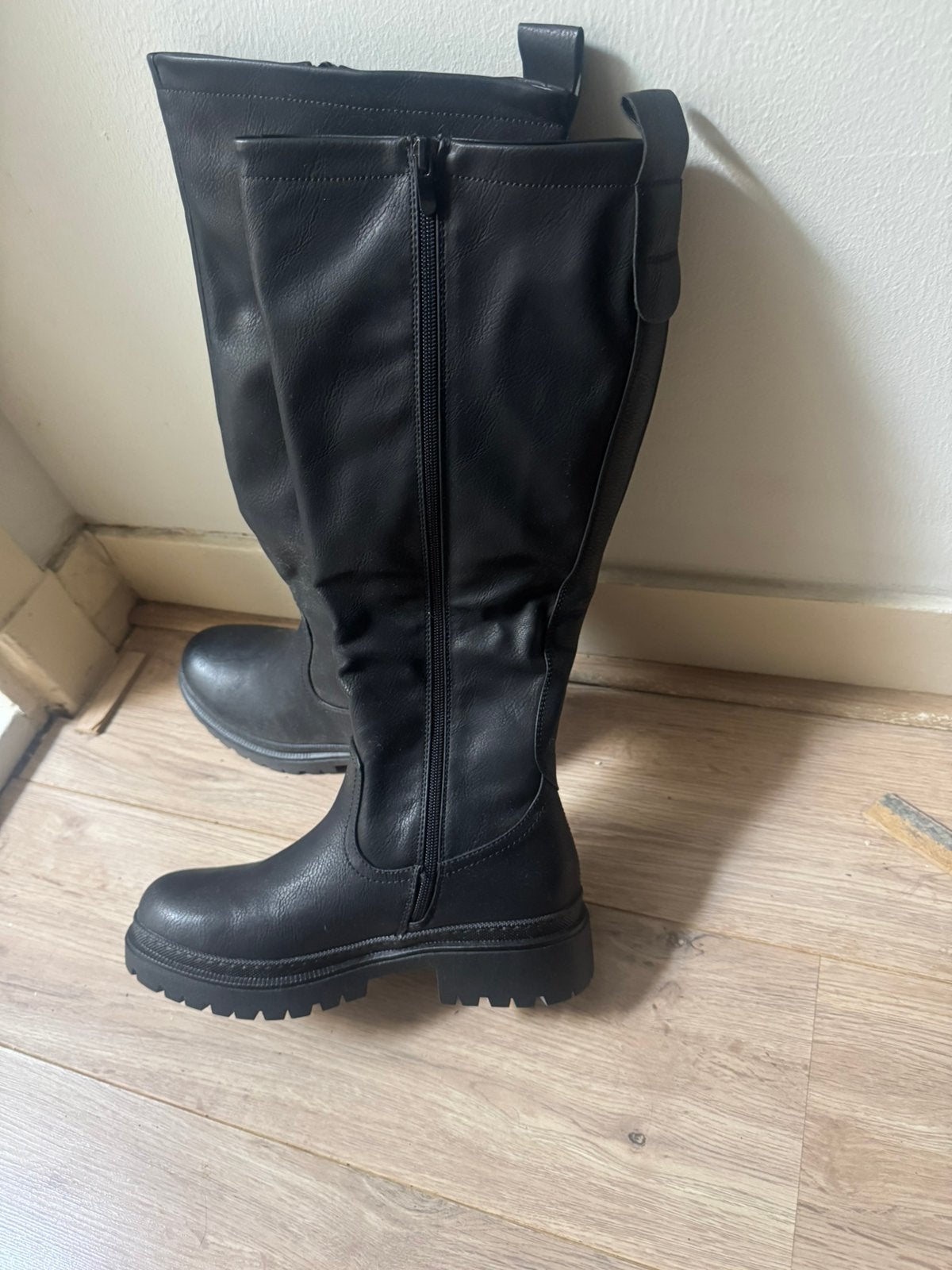 Nieuwe hoge laarzen maat 41, Kleding | Dames, Ophalen, Zo goed als nieuw, Zwart, Hoge laarzen